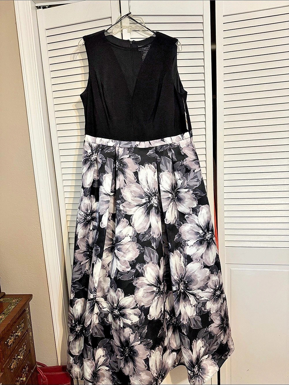 Morgan & Co. Floral Maxi Dress in Black & White Size 16W NWT